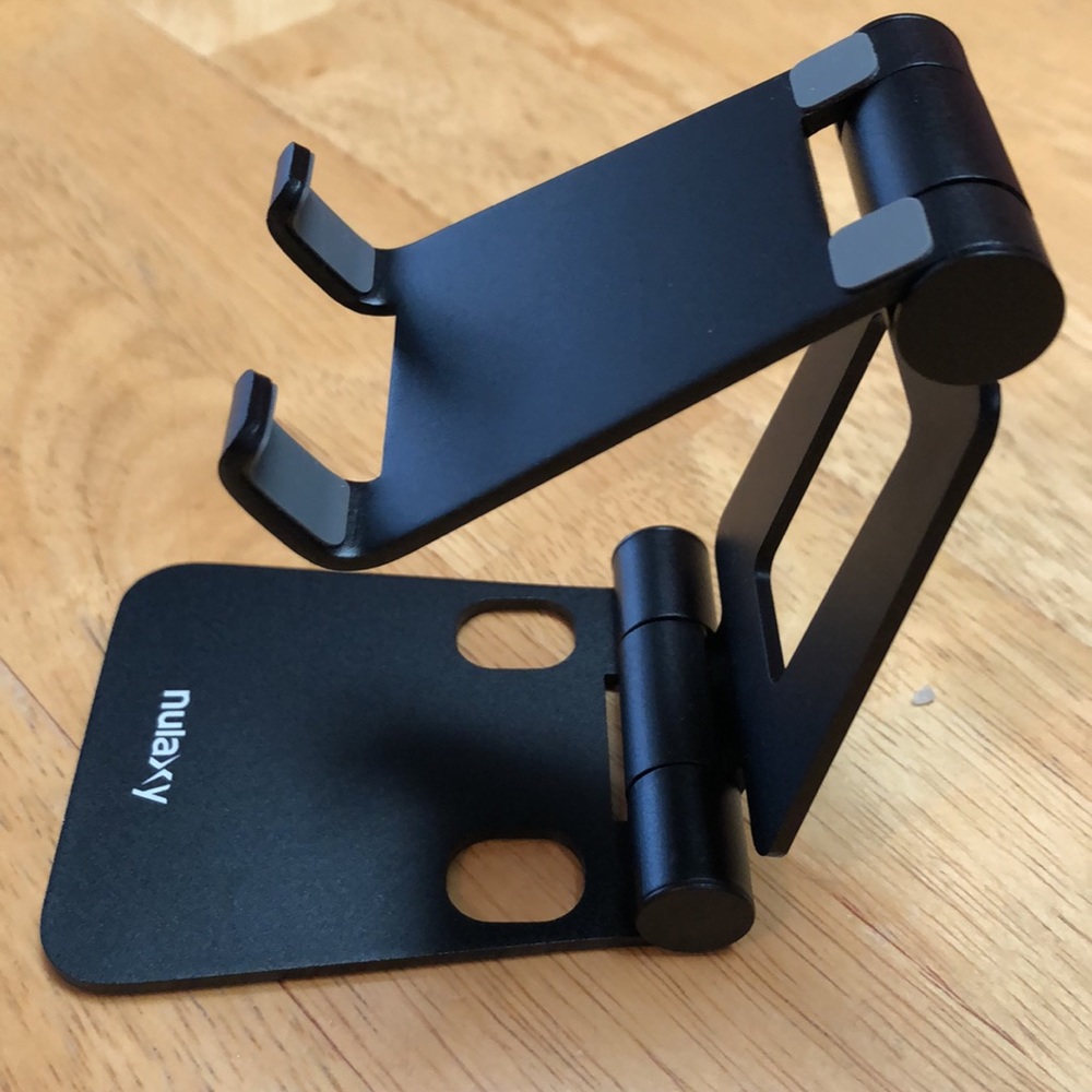 Adjustable & Foldable ~Cellphone Stand